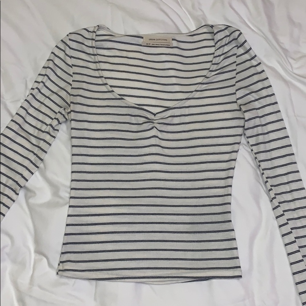 urban outfitters arrived black and white top
